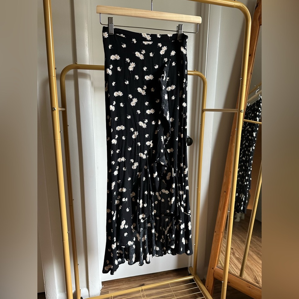 Dress Forum Black and White Floral Maxi Skirt